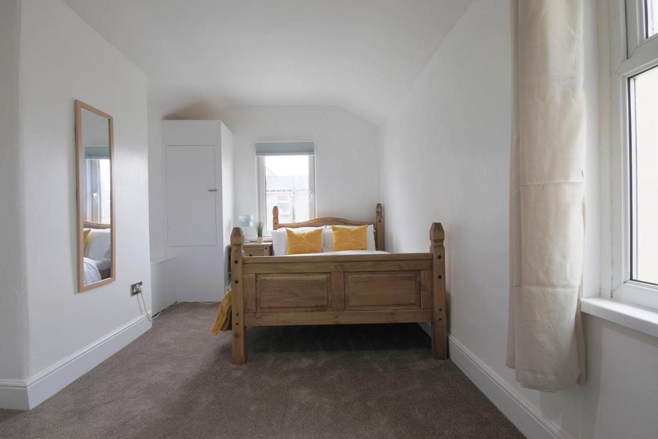 Spacious 4 Bedroom House- Walking Distance To City Centre & Great Backyard Cardiff Exteriér fotografie
