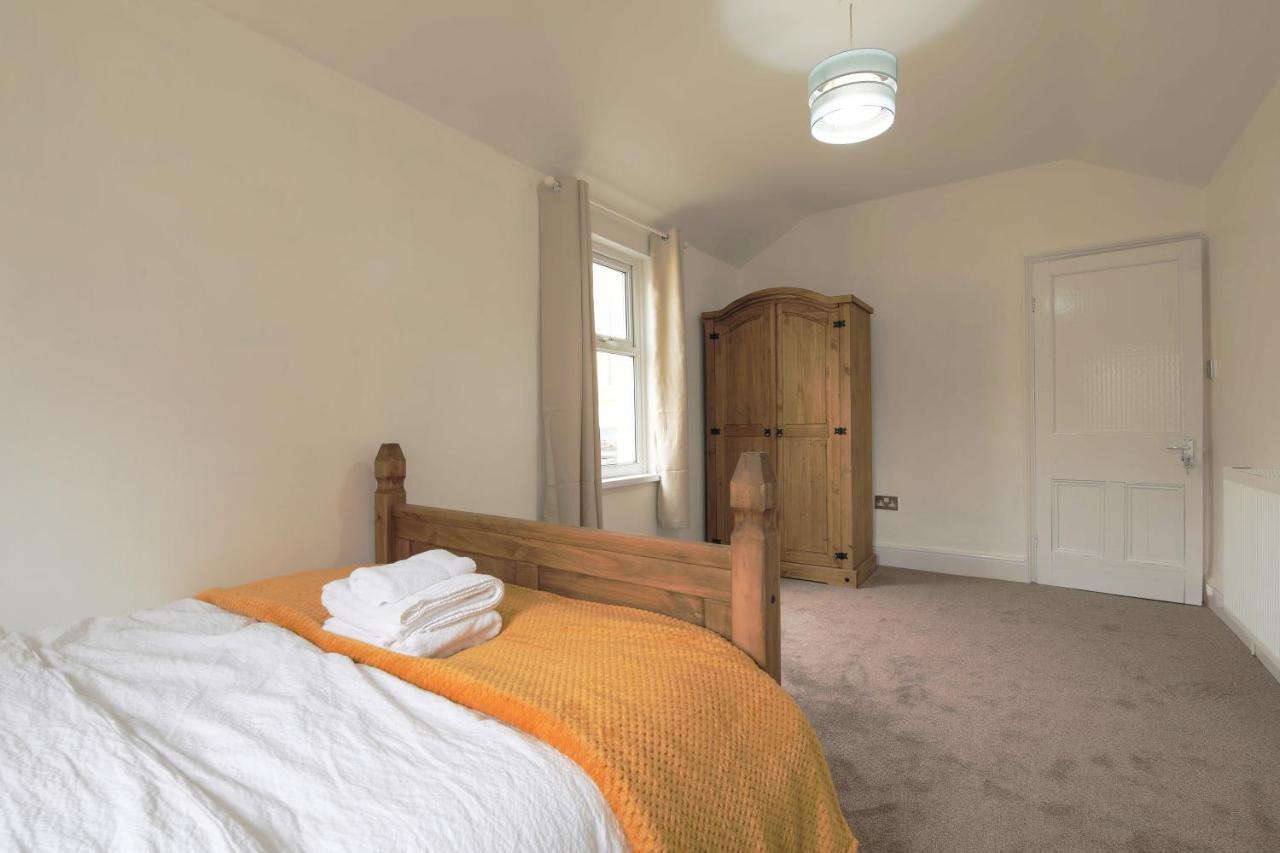 Spacious 4 Bedroom House- Walking Distance To City Centre & Great Backyard Cardiff Exteriér fotografie